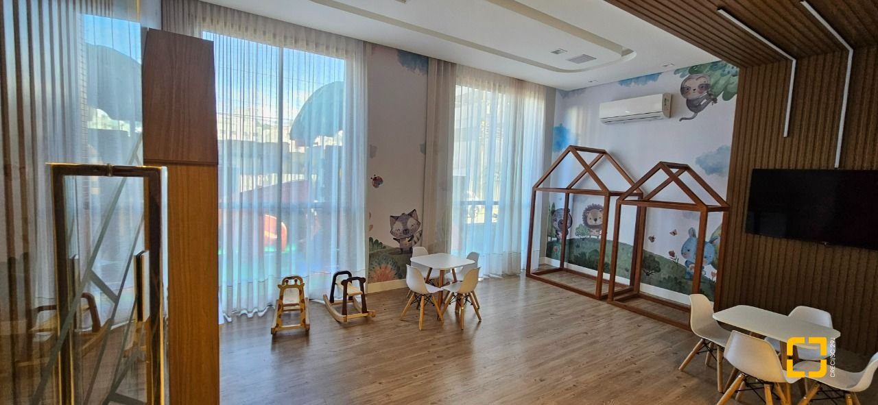 Apartamento com 113m², 6 quartos (sendo 3 suítes), 2 garagens, no bairro Kobrasol em São José