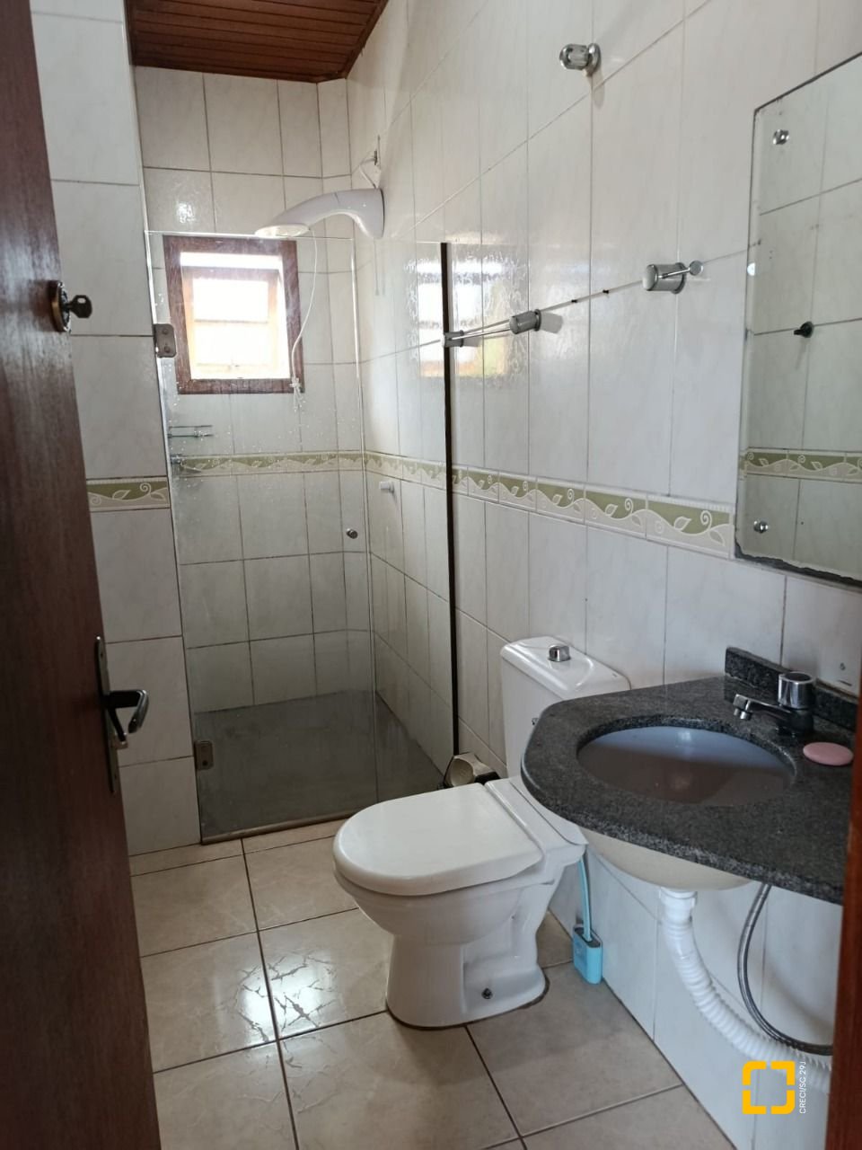 Casa com 74m², 3 quartos (sendo 1 suíte), 3 garagens, no bairro Ingleses em Florianópolis