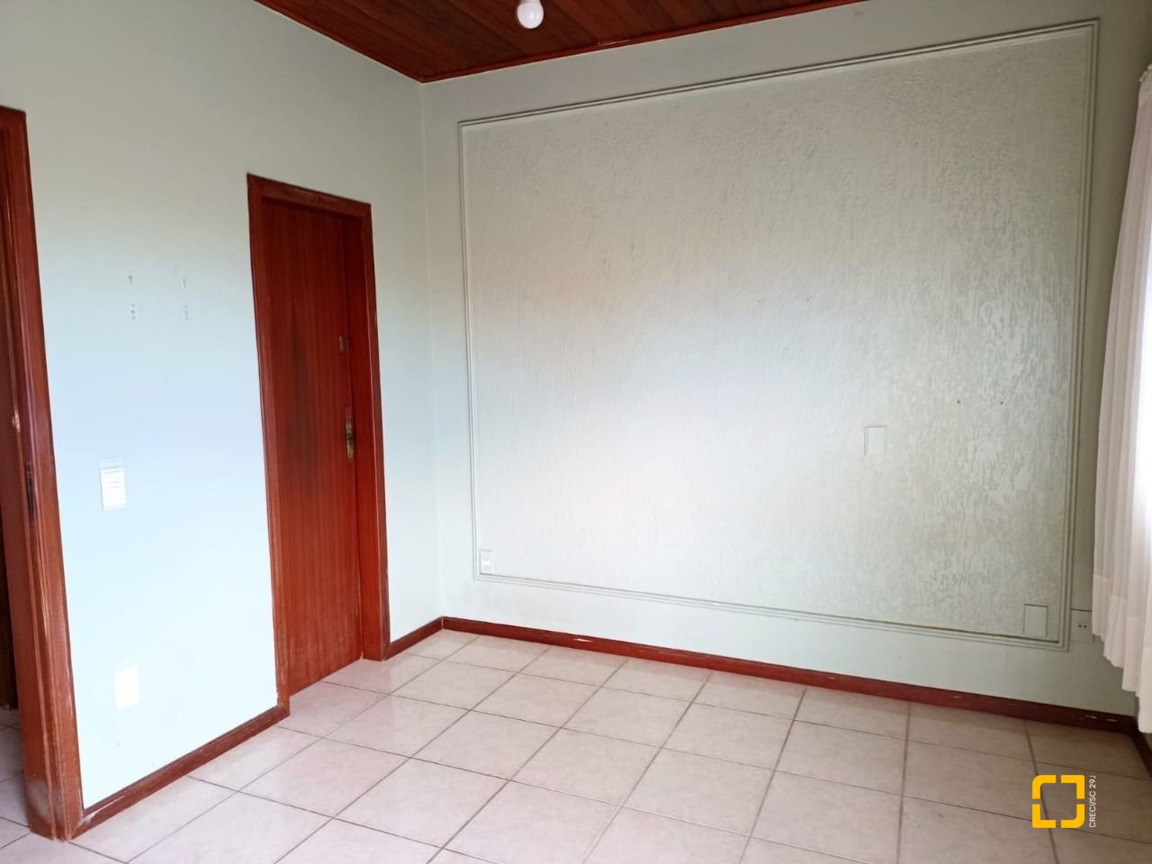Casa com 74m², 3 quartos (sendo 1 suíte), 3 garagens, no bairro Ingleses em Florianópolis