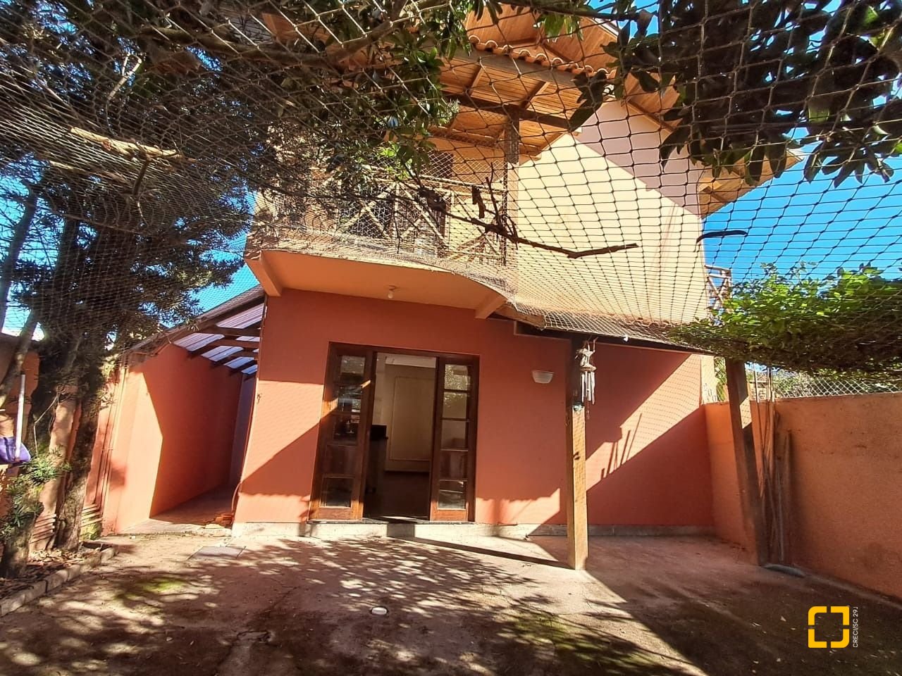Casa com 74m², 3 quartos (sendo 1 suíte), 3 garagens, no bairro Ingleses em Florianópolis