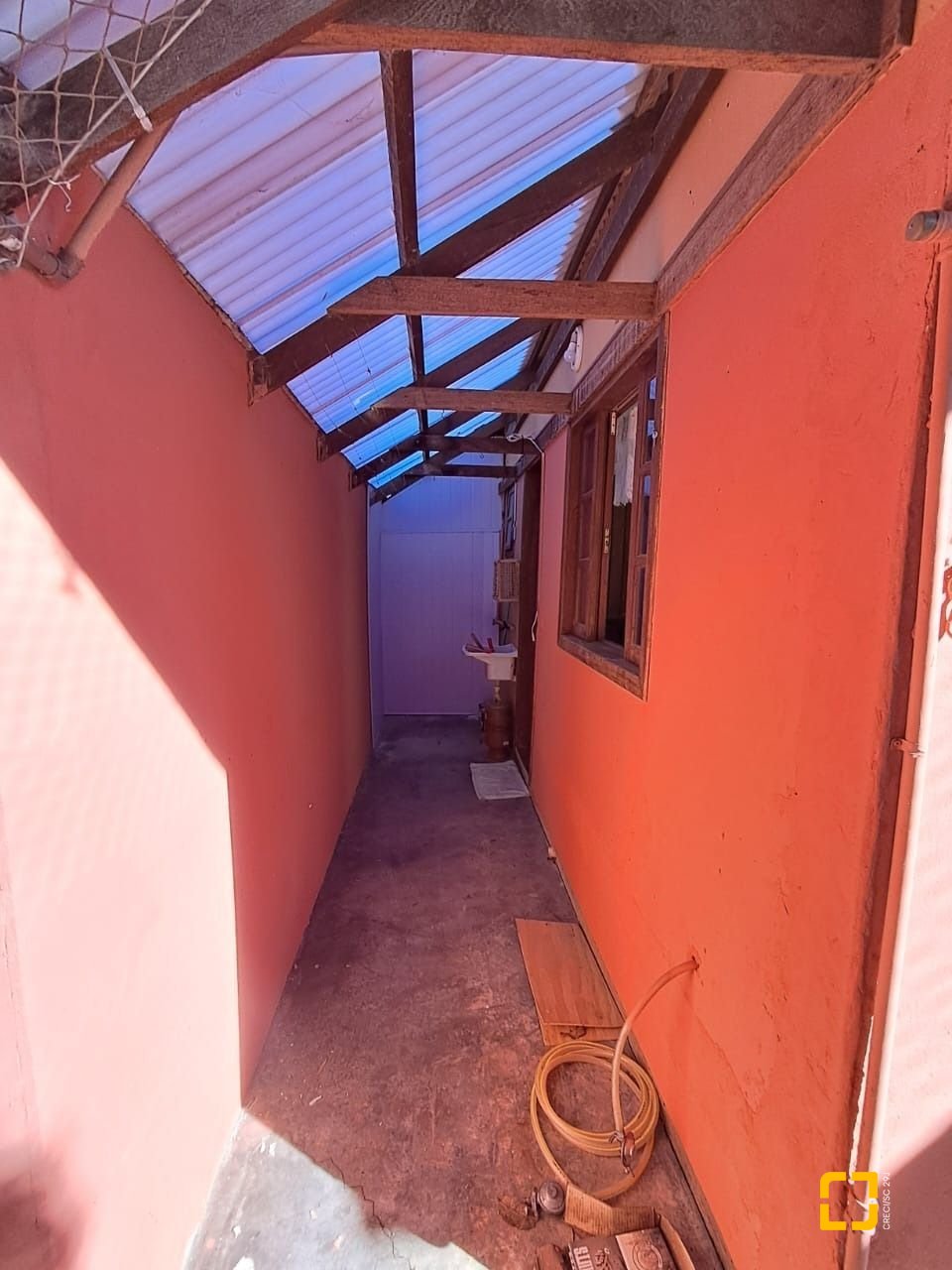 Casa com 74m², 3 quartos (sendo 1 suíte), 3 garagens, no bairro Ingleses em Florianópolis