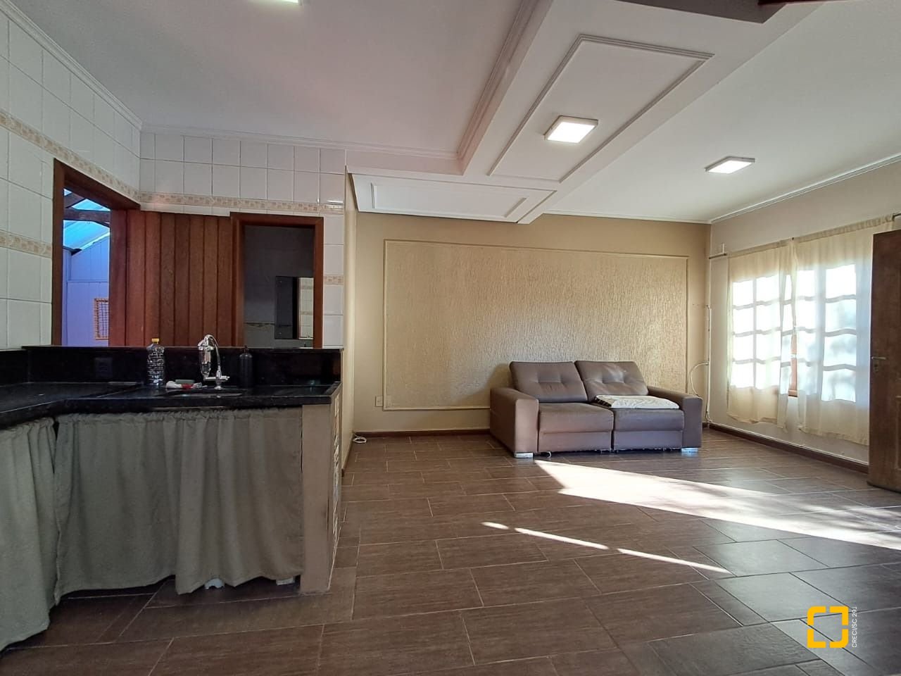 Casa com 74m², 3 quartos (sendo 1 suíte), 3 garagens, no bairro Ingleses em Florianópolis