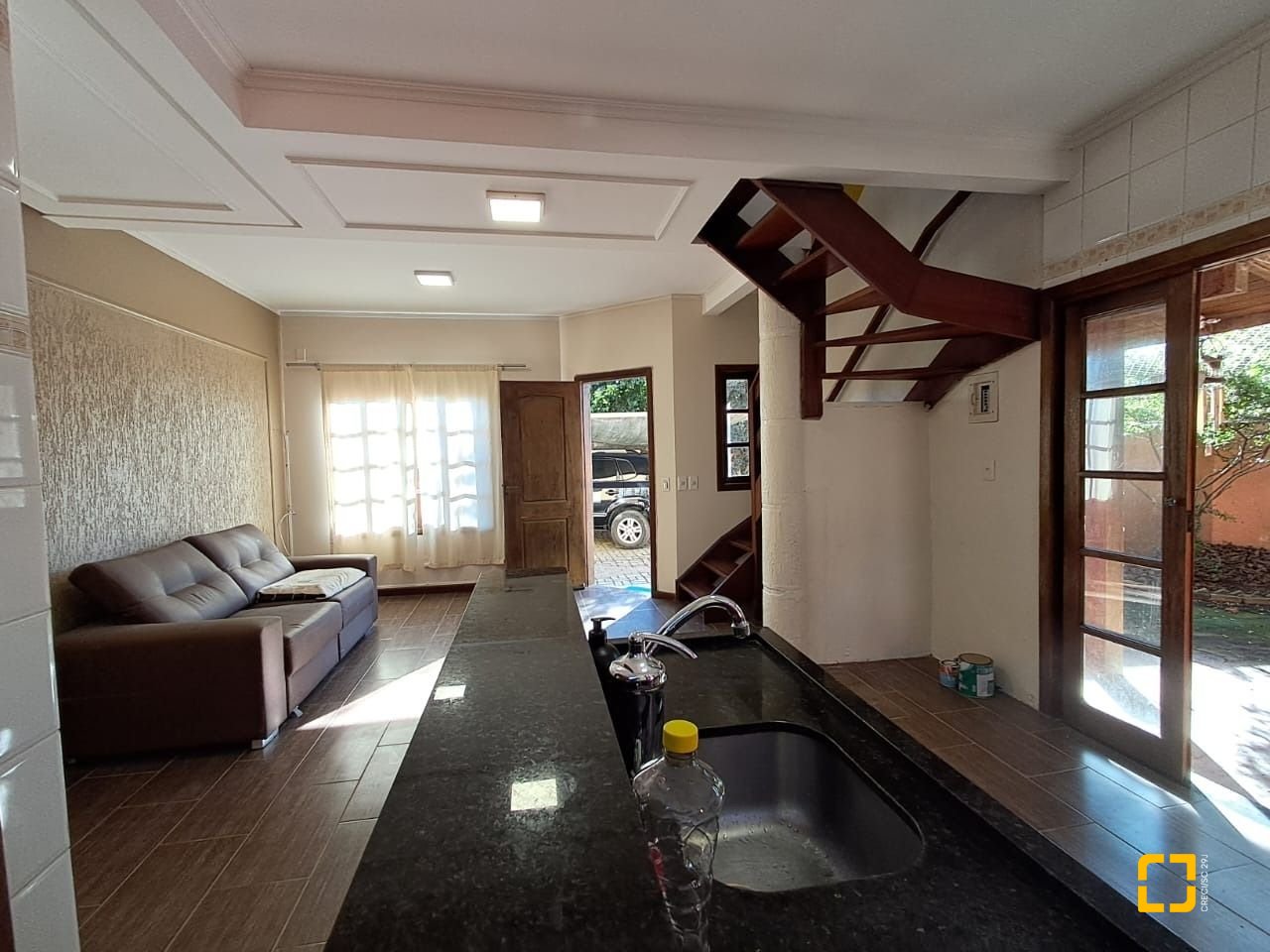 Casa com 74m², 3 quartos (sendo 1 suíte), 3 garagens, no bairro Ingleses em Florianópolis