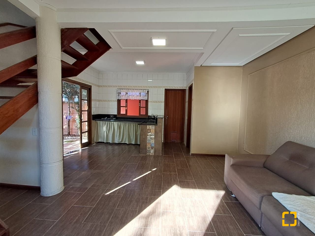 Casa com 74m², 3 quartos (sendo 1 suíte), 3 garagens, no bairro Ingleses em Florianópolis