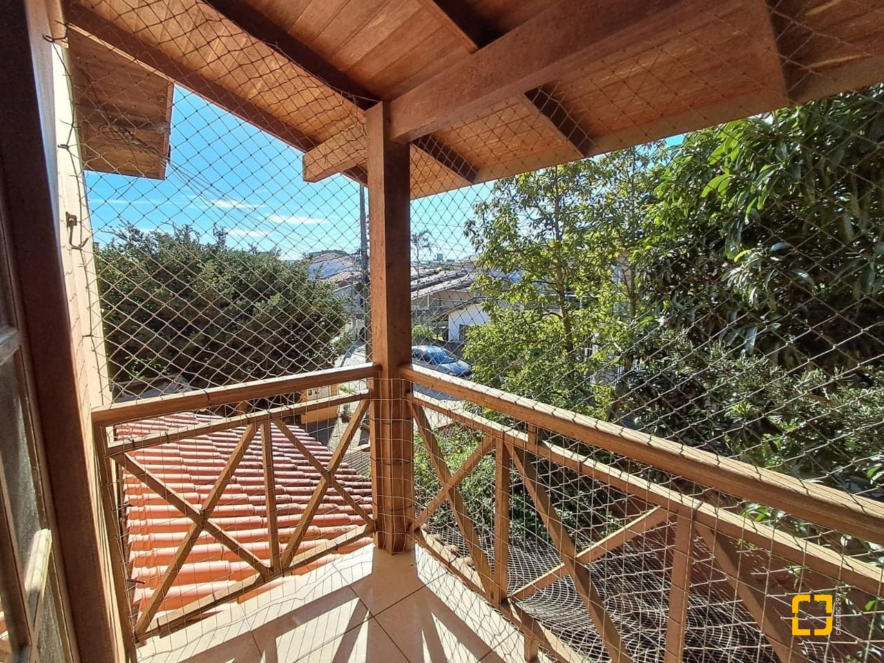 Casa com 74m², 3 quartos (sendo 1 suíte), 3 garagens, no bairro Ingleses em Florianópolis