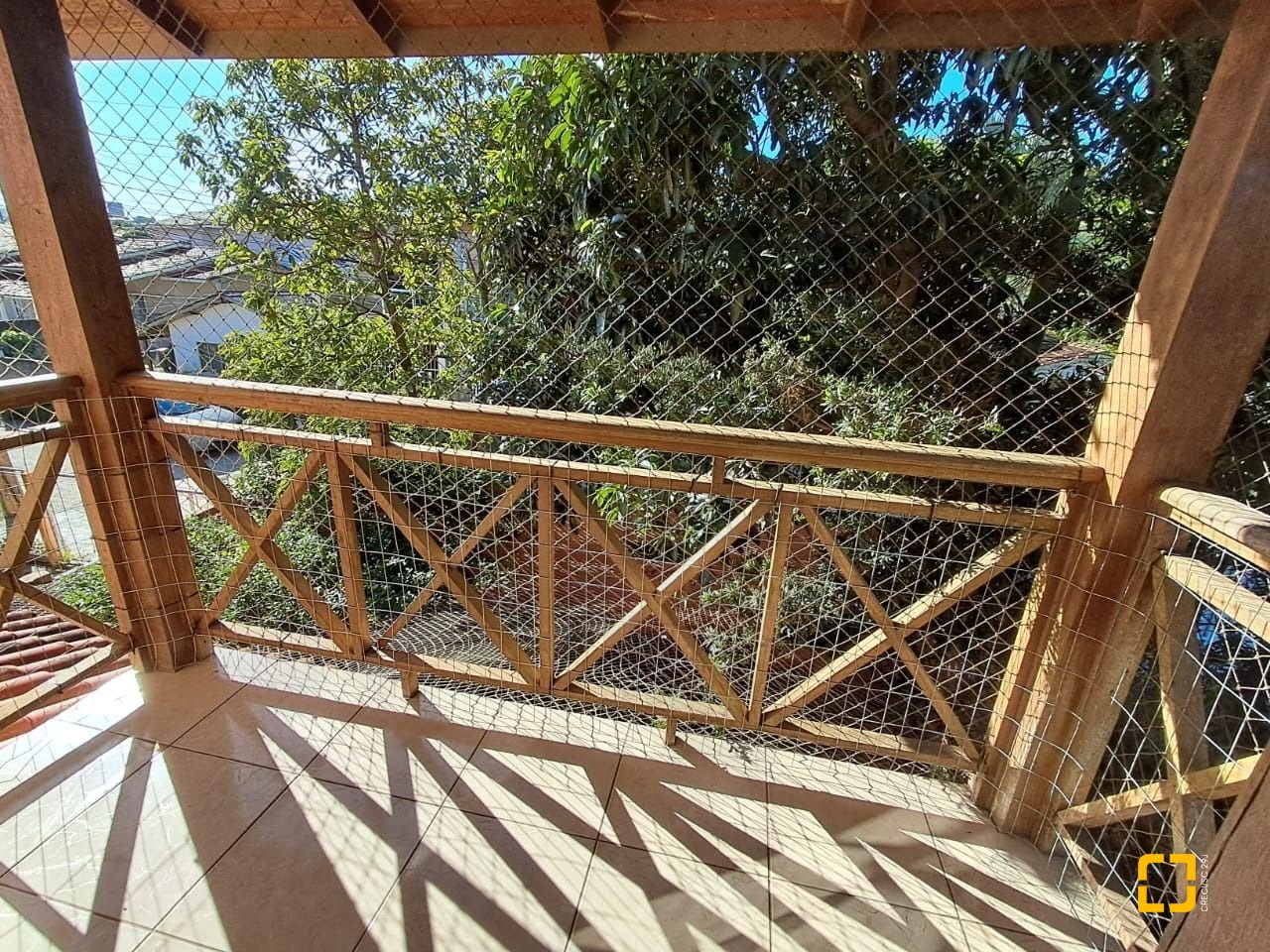 Casa com 74m², 3 quartos (sendo 1 suíte), 3 garagens, no bairro Ingleses em Florianópolis