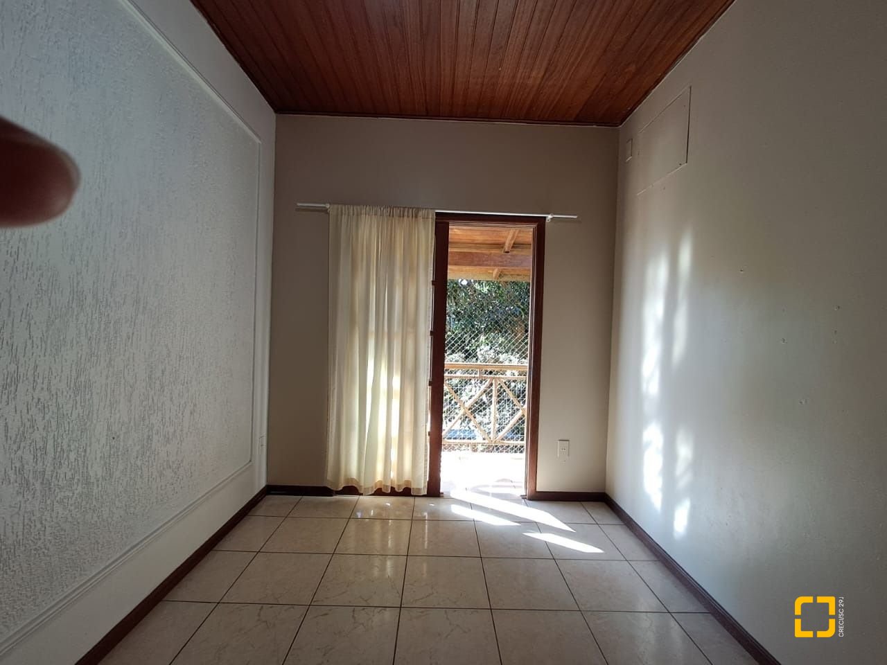Casa com 74m², 3 quartos (sendo 1 suíte), 3 garagens, no bairro Ingleses em Florianópolis