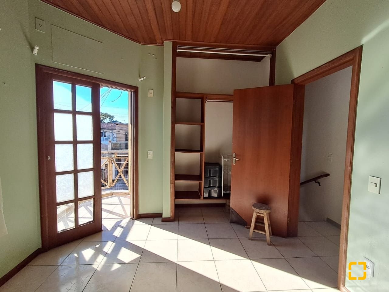 Casa com 74m², 3 quartos (sendo 1 suíte), 3 garagens, no bairro Ingleses em Florianópolis