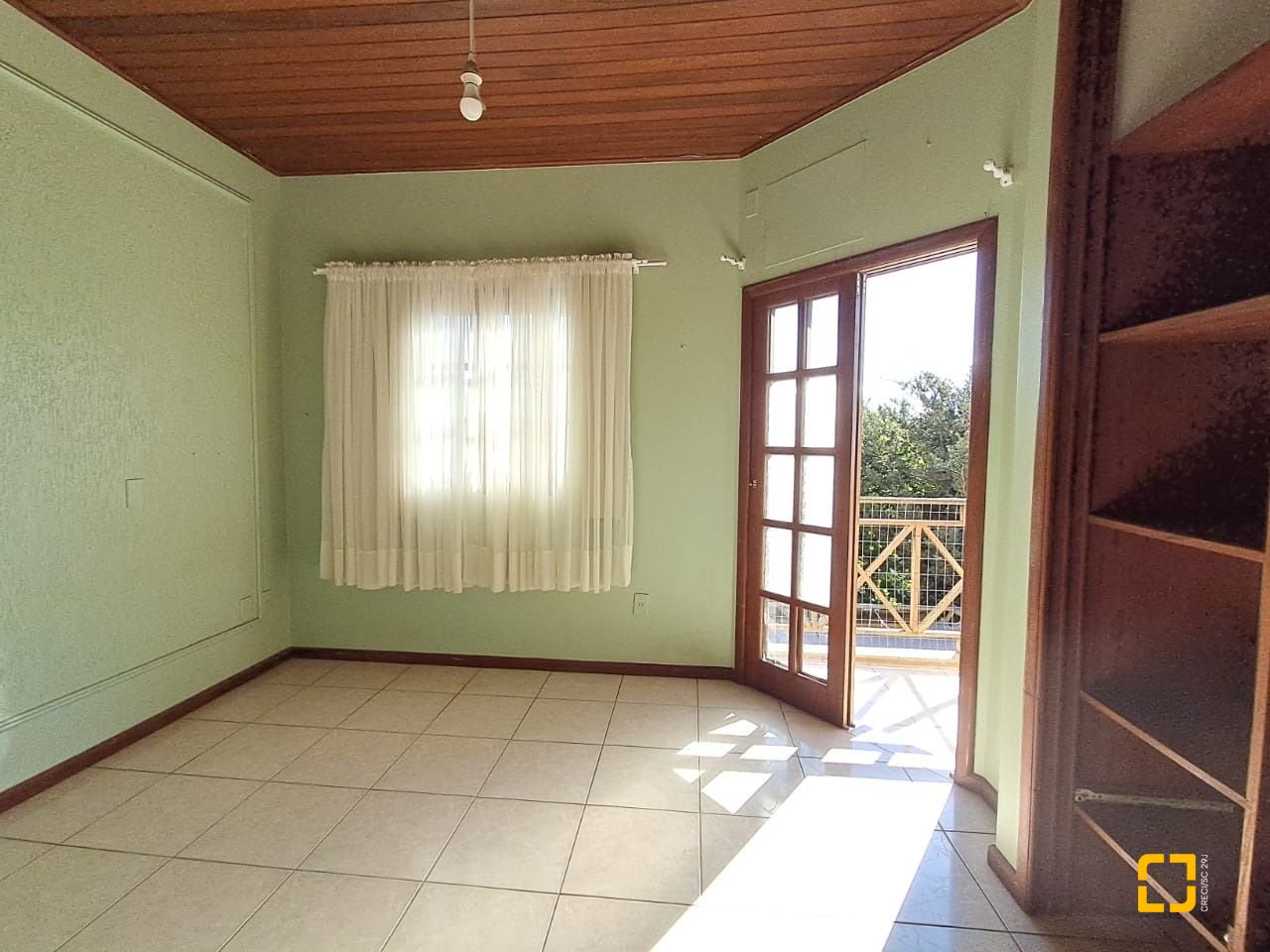 Casa com 74m², 3 quartos (sendo 1 suíte), 3 garagens, no bairro Ingleses em Florianópolis