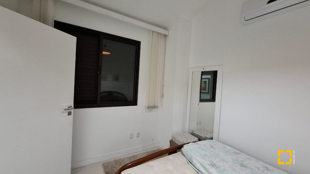 Casa com 200m², 3 quartos (sendo 1 suíte), 2 garagens, no bairro Pedra Branca em Palhoça