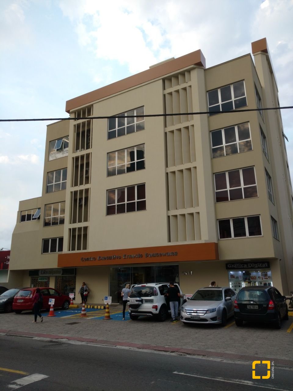 Sala com 84m², 3 garagens, no bairro Trindade em Florianópolis