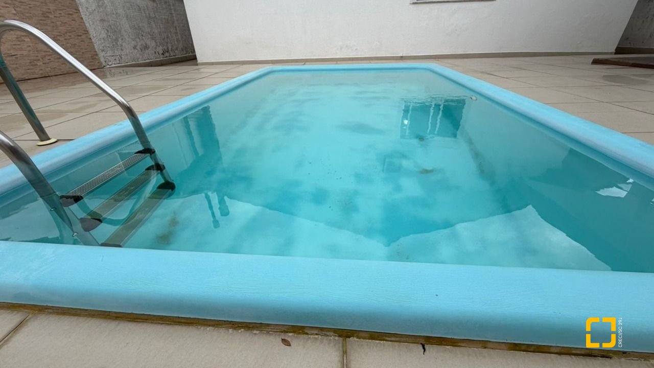 Casa com 193m², 4 quartos (sendo 2 suítes), 2 garagens, no bairro Santa Mônica em Florianópolis