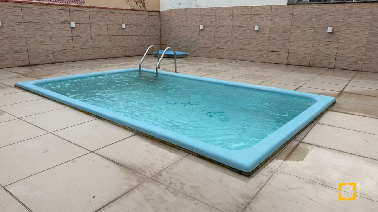 Casa com 193m², 4 quartos (sendo 2 suítes), 2 garagens, no bairro Santa Mônica em Florianópolis