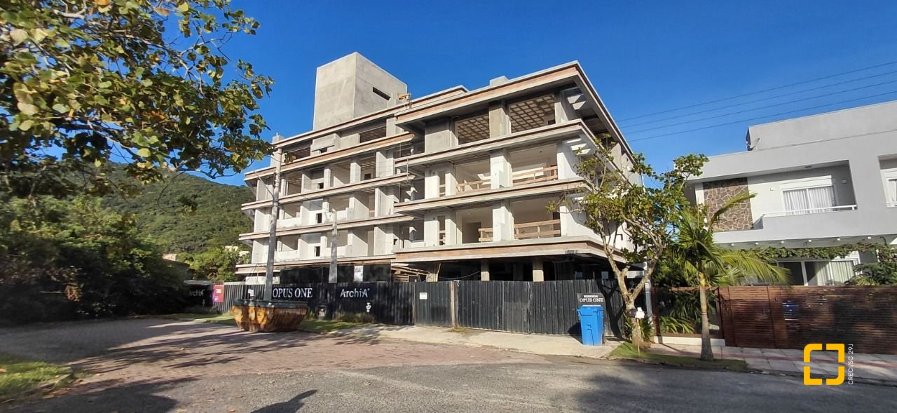 Apartamento com 49m², 1 quarto, 1 garagem, no bairro Cachoeira do Bom Jesus em Florianópolis
