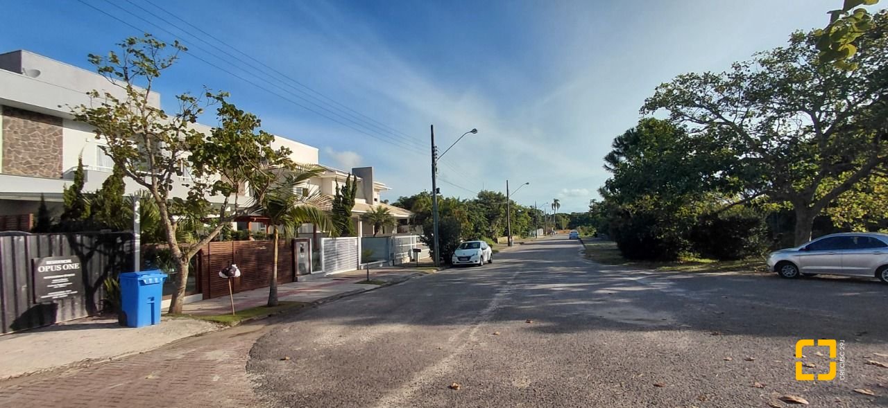 Apartamento com 49m², 1 quarto, 1 garagem, no bairro Cachoeira do Bom Jesus em Florianópolis