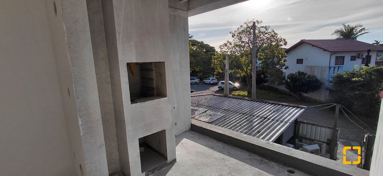 Apartamento com 49m², 1 quarto, 1 garagem, no bairro Cachoeira do Bom Jesus em Florianópolis
