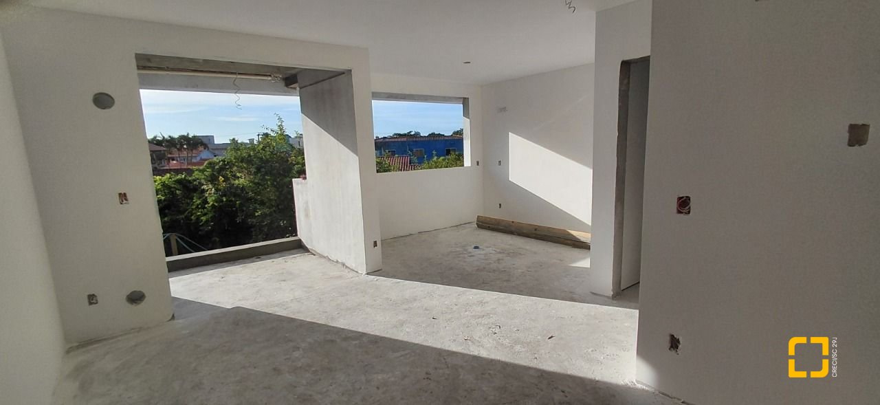Apartamento com 49m², 1 quarto, 1 garagem, no bairro Cachoeira do Bom Jesus em Florianópolis