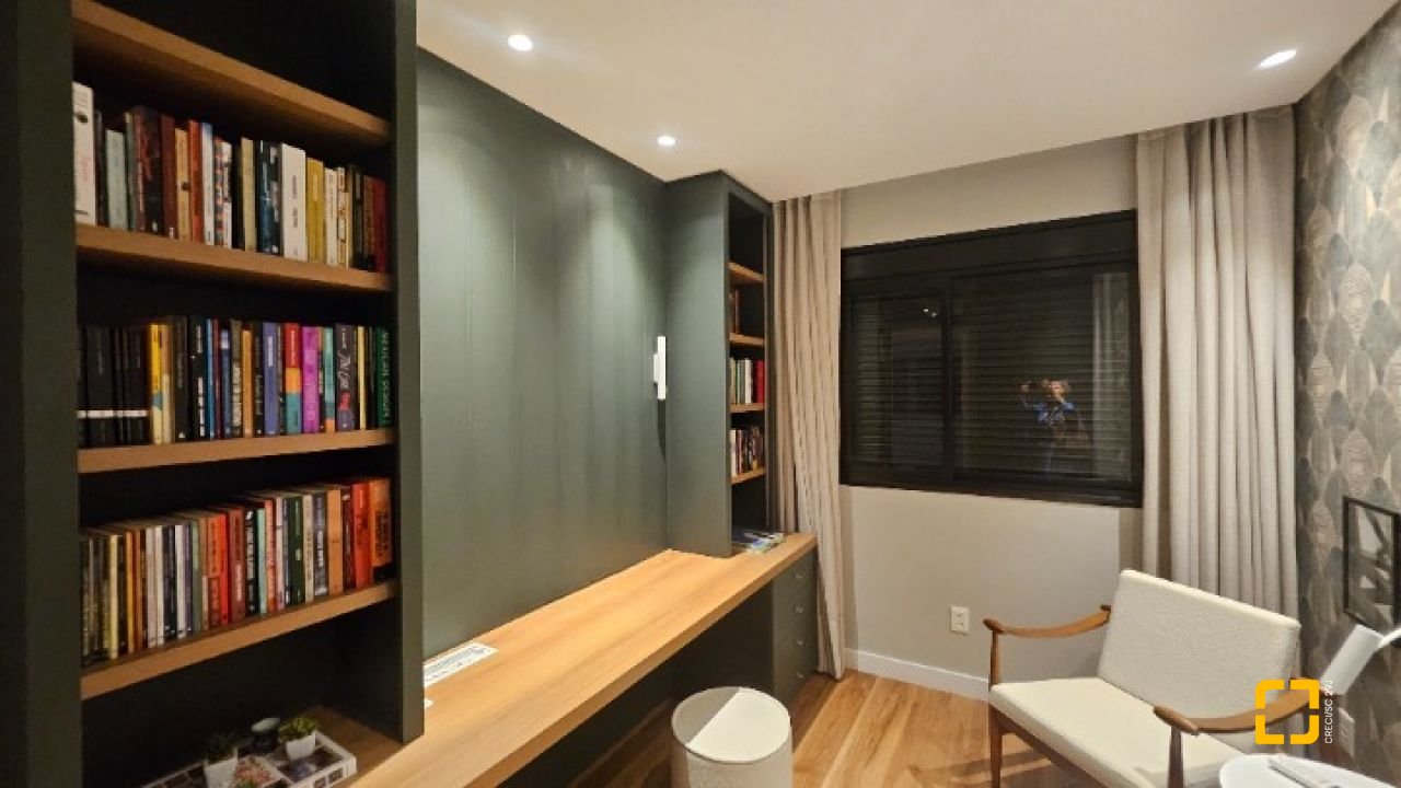 Apartamento com 180m², 7 quartos (sendo 3 suítes), 4 garagens, no bairro Centro em Florianópolis