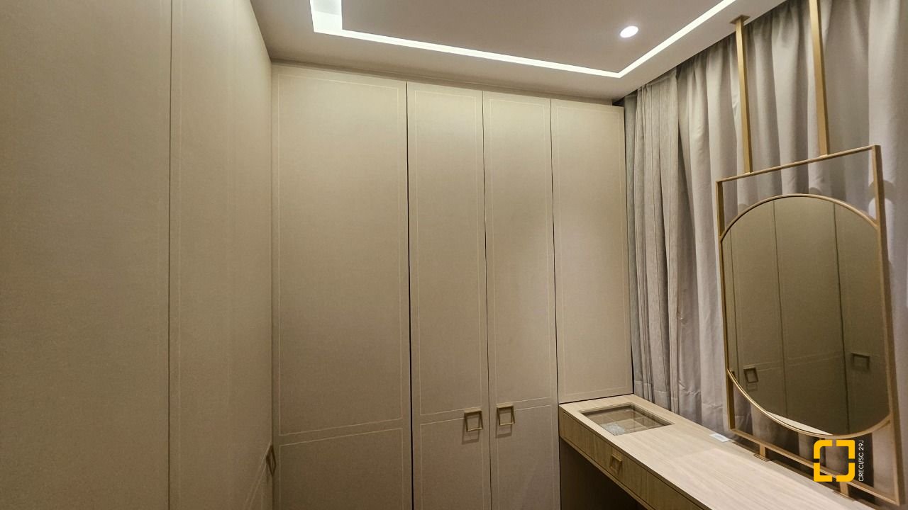 Apartamento com 180m², 7 quartos (sendo 3 suítes), 4 garagens, no bairro Centro em Florianópolis