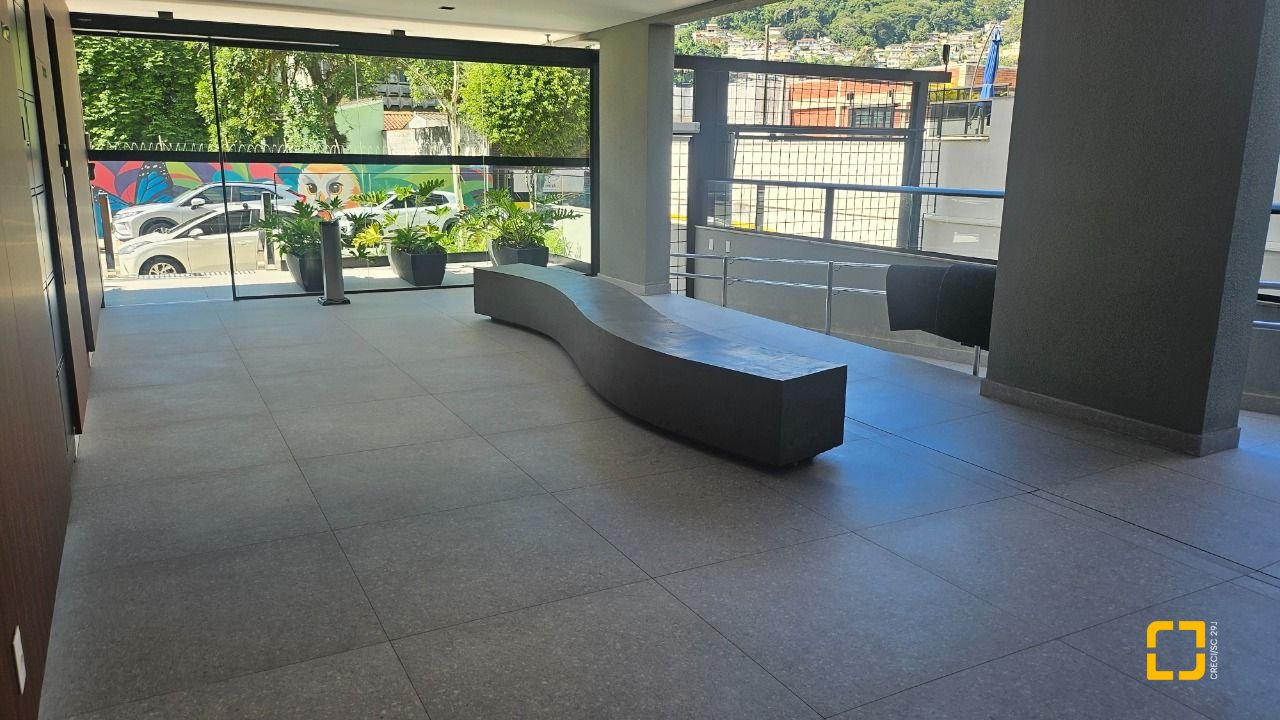 Apartamento com 180m², 7 quartos (sendo 3 suítes), 4 garagens, no bairro Centro em Florianópolis