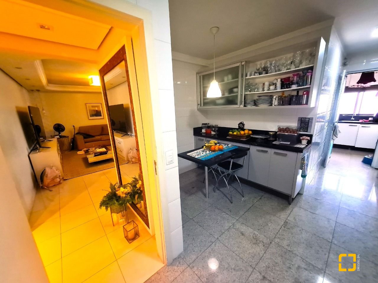 Apartamento com 126m², 4 quartos (sendo 1 suíte), 2 garagens, no bairro Estreito em Florianópolis
