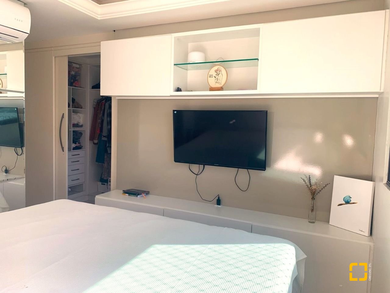 Apartamento com 126m², 4 quartos (sendo 1 suíte), 2 garagens, no bairro Estreito em Florianópolis