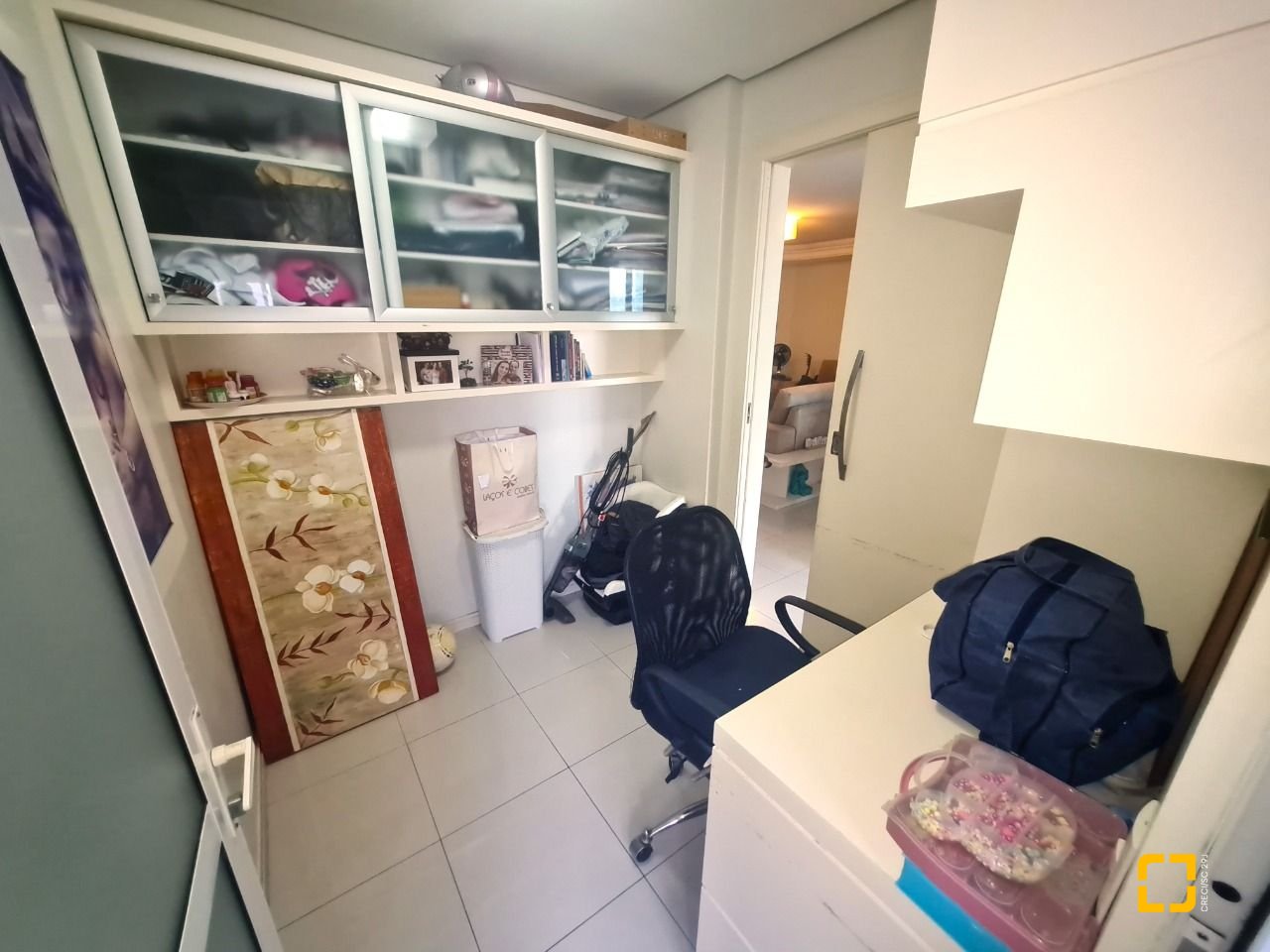 Apartamento com 126m², 4 quartos (sendo 1 suíte), 2 garagens, no bairro Estreito em Florianópolis
