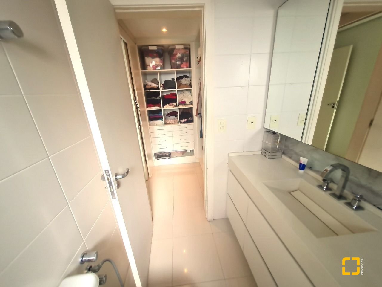 Apartamento com 126m², 4 quartos (sendo 1 suíte), 2 garagens, no bairro Estreito em Florianópolis