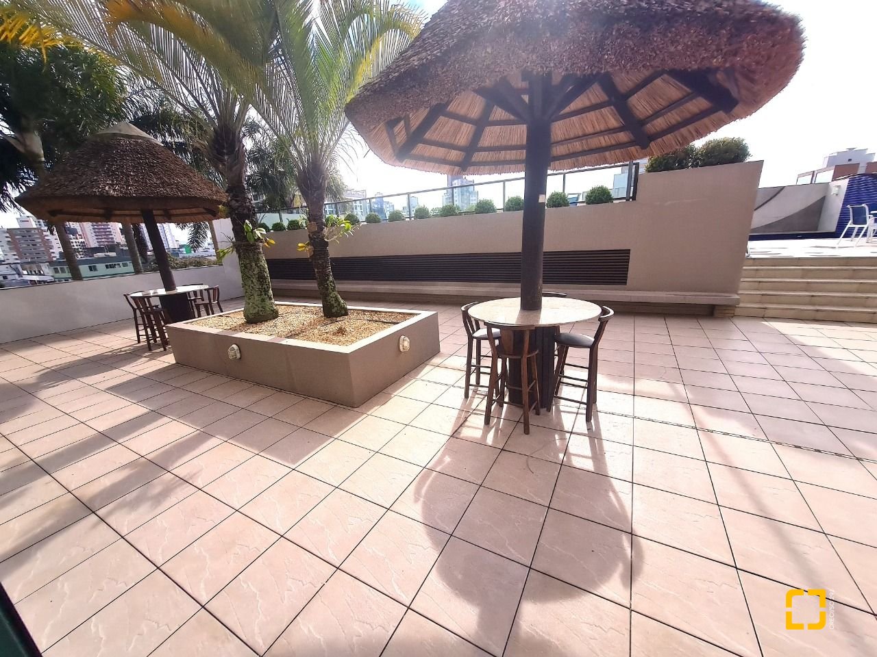 Apartamento com 126m², 4 quartos (sendo 1 suíte), 2 garagens, no bairro Estreito em Florianópolis