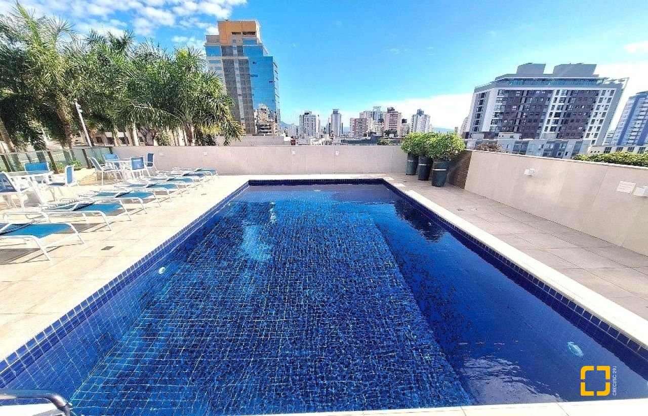 Apartamento com 126m², 4 quartos (sendo 1 suíte), 2 garagens, no bairro Estreito em Florianópolis
