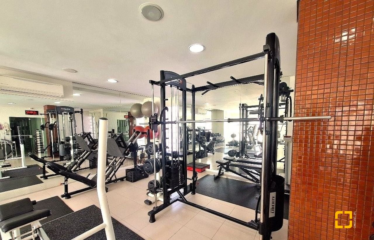 Apartamento com 126m², 4 quartos (sendo 1 suíte), 2 garagens, no bairro Estreito em Florianópolis
