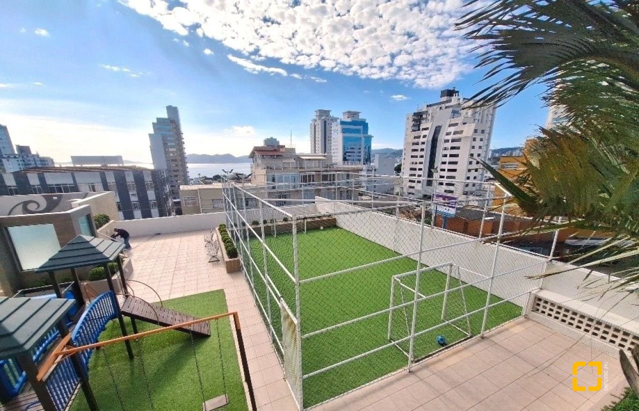 Apartamento com 126m², 4 quartos (sendo 1 suíte), 2 garagens, no bairro Estreito em Florianópolis