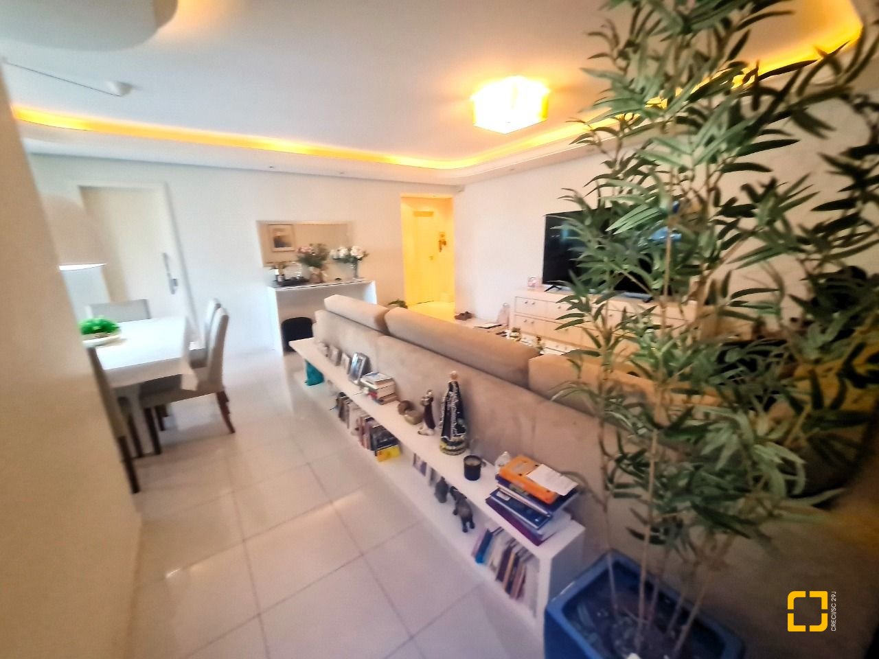 Apartamento com 126m², 4 quartos (sendo 1 suíte), 2 garagens, no bairro Estreito em Florianópolis