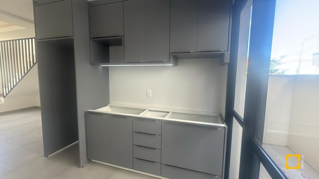 Casa com 107m², 3 quartos (sendo 1 suíte), 1 garagem, no bairro Potecas em São José