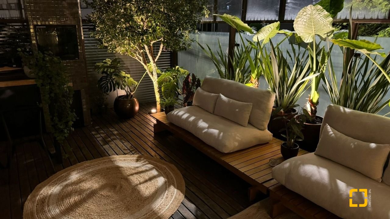 Casa com 207m², 6 quartos (sendo 3 suítes), 2 garagens, no bairro Córrego Grande em Florianópolis
