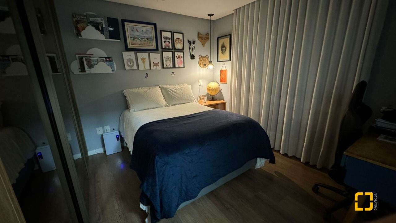 Casa com 207m², 6 quartos (sendo 3 suítes), 2 garagens, no bairro Córrego Grande em Florianópolis