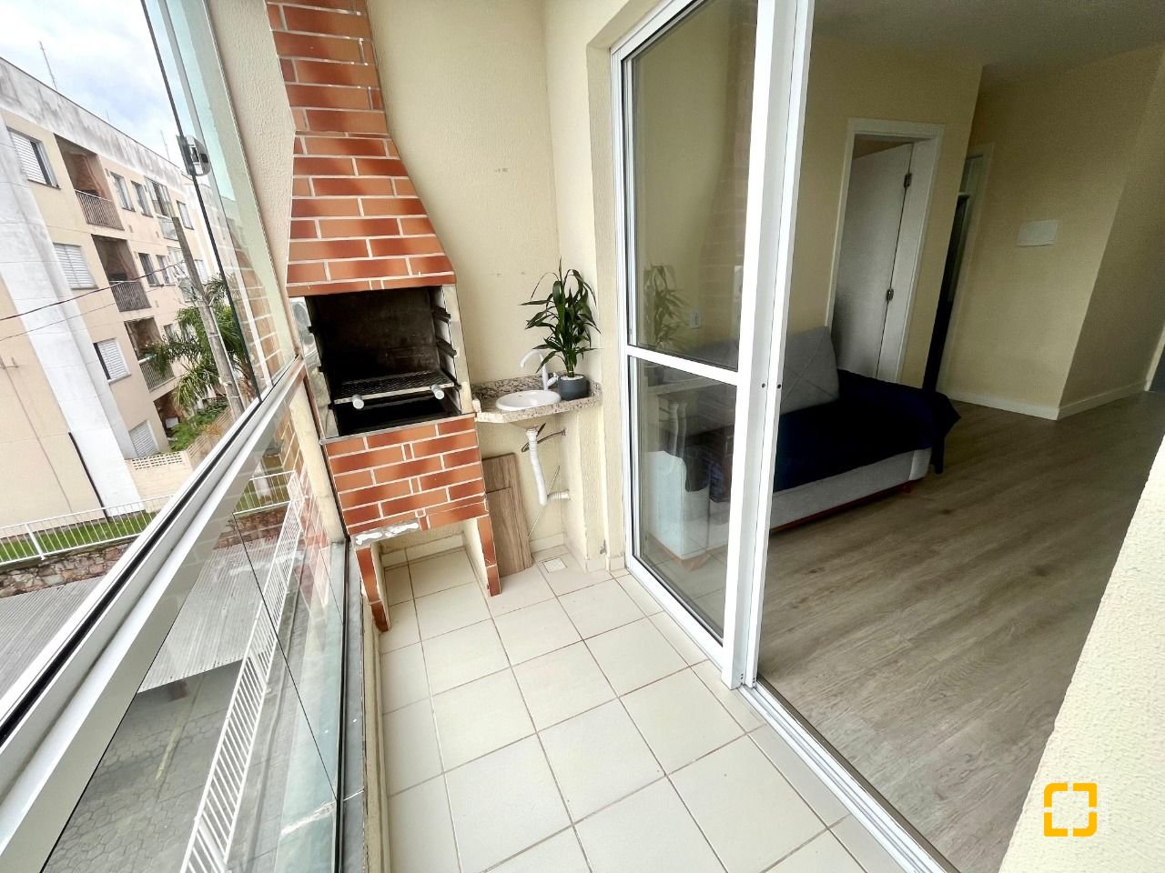 Apartamento com 55m², 2 quartos, 1 garagem, no bairro Serraria em São José
