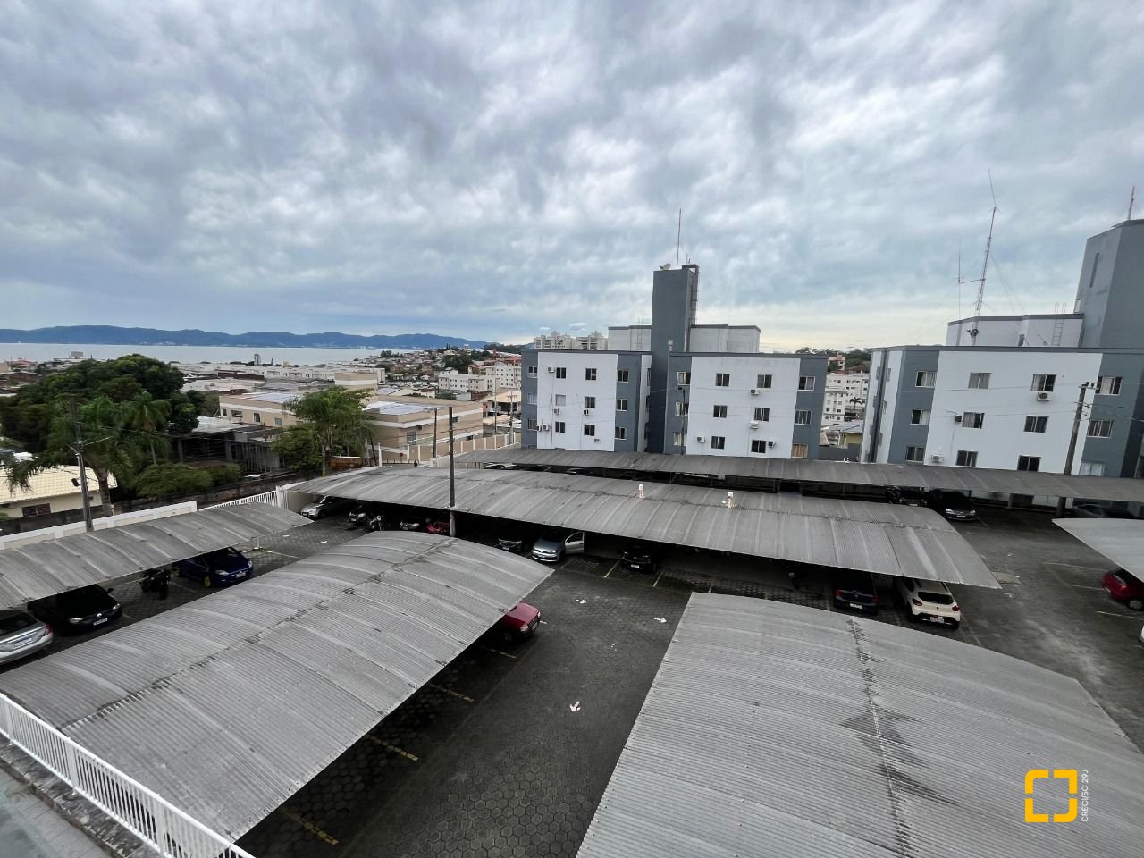 Apartamento com 55m², 2 quartos, 1 garagem, no bairro Serraria em São José