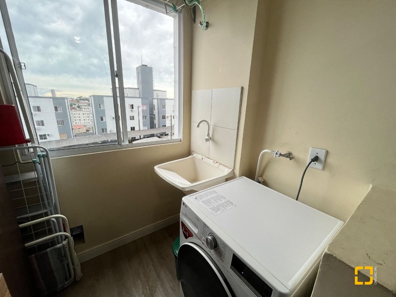 Apartamento com 55m², 2 quartos, 1 garagem, no bairro Serraria em São José