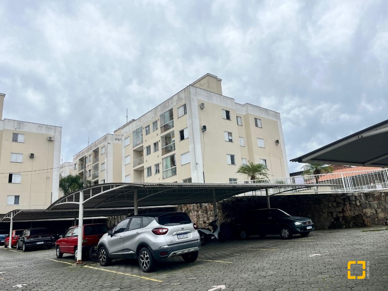 Apartamento com 55m², 2 quartos, 1 garagem, no bairro Serraria em São José