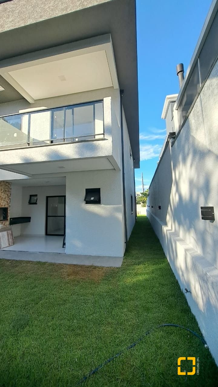 Casa com 140m², 4 quartos (sendo 1 suíte), 2 garagens, no bairro Ingleses em Florianópolis