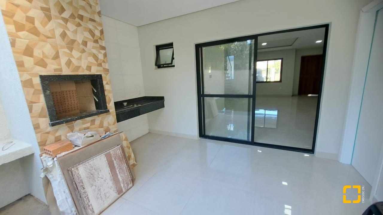 Casa com 140m², 4 quartos (sendo 1 suíte), 2 garagens, no bairro Ingleses em Florianópolis