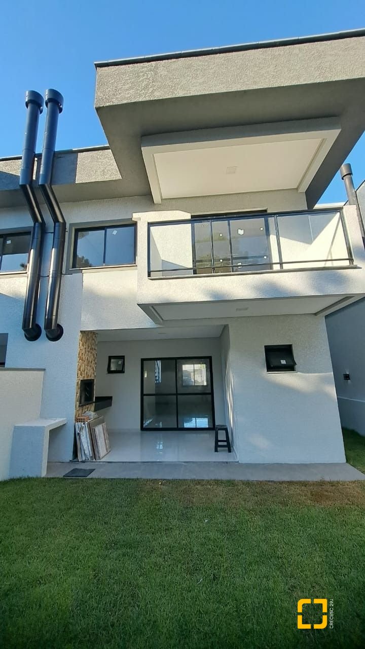 Casa com 140m², 4 quartos (sendo 1 suíte), 2 garagens, no bairro Ingleses em Florianópolis