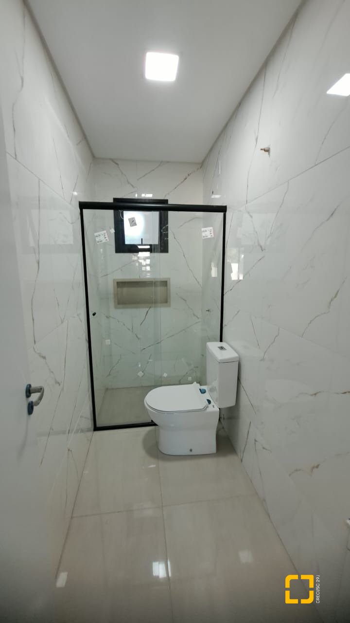 Casa com 140m², 4 quartos (sendo 1 suíte), 2 garagens, no bairro Ingleses em Florianópolis