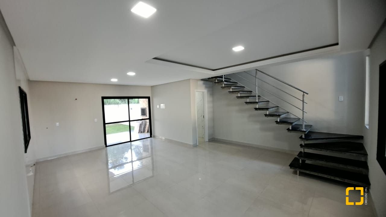 Casa com 140m², 4 quartos (sendo 1 suíte), 2 garagens, no bairro Ingleses em Florianópolis