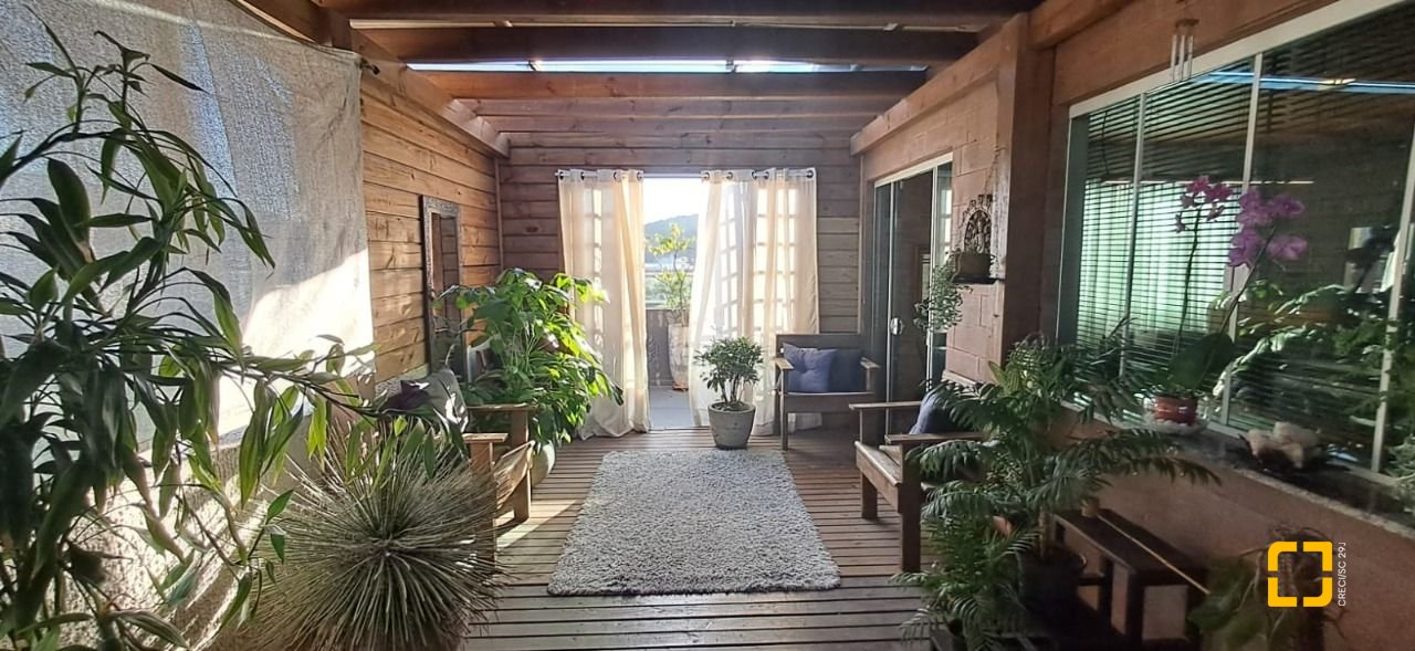 Cobertura com 107m², 4 quartos (sendo 2 suítes), 1 garagem, no bairro Ingleses em Florianópolis