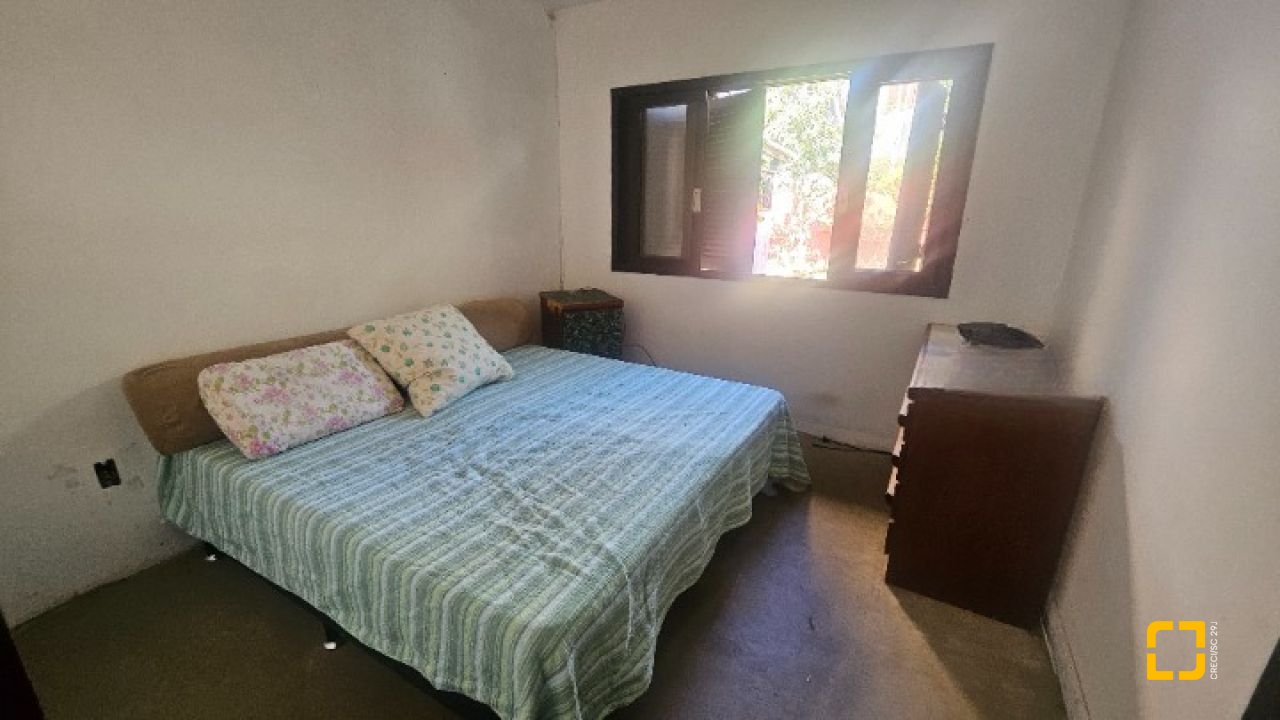 Casa com 241m², 4 quartos (sendo 2 suítes), 3 garagens, no bairro Jardim Anchieta em Florianópolis