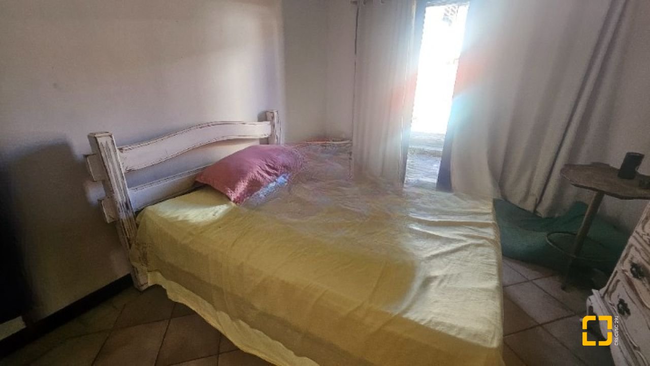 Casa com 241m², 4 quartos (sendo 2 suítes), 3 garagens, no bairro Jardim Anchieta em Florianópolis
