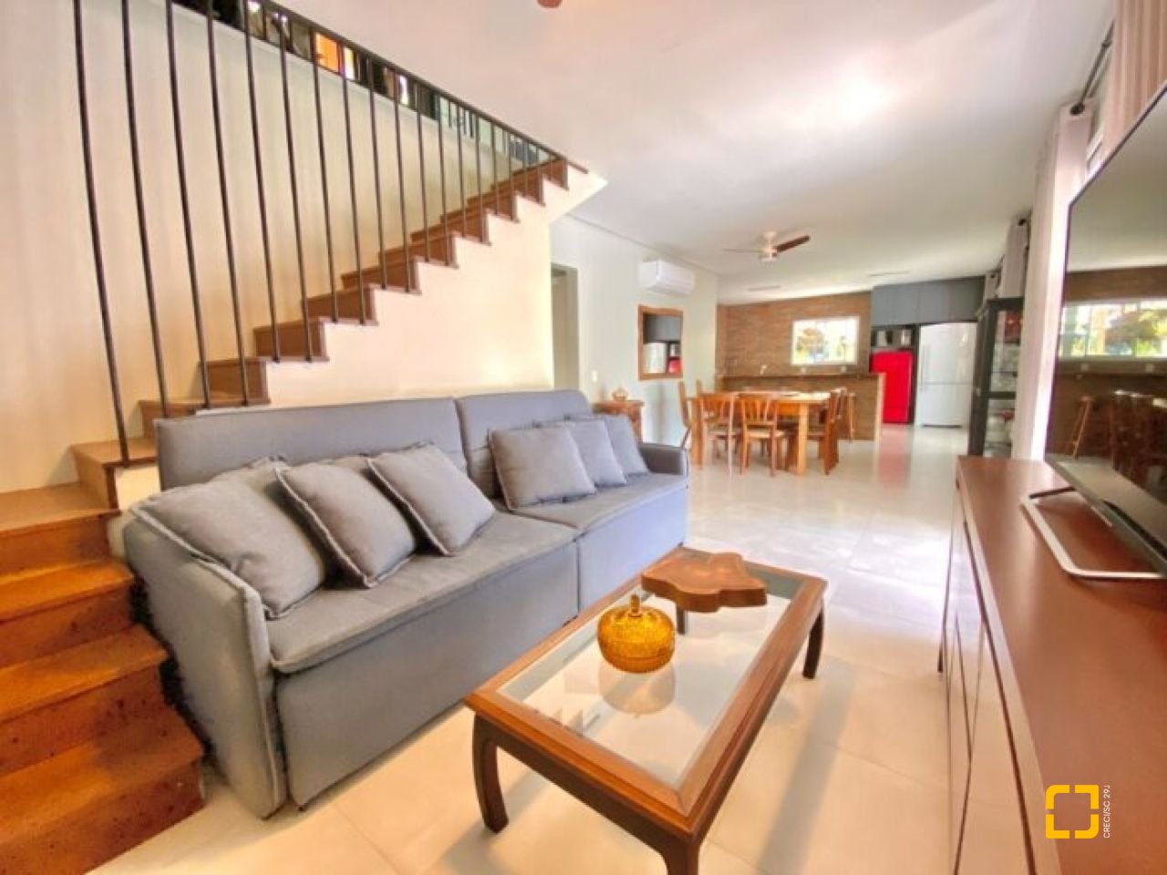Casa com 200m², 4 quartos (sendo 1 suíte), 2 garagens, no bairro Ratones em Florianópolis
