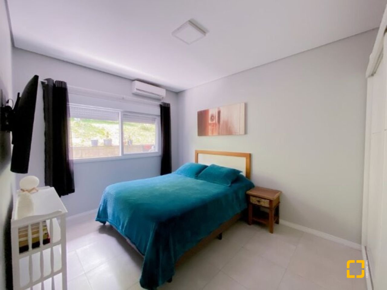 Casa com 200m², 4 quartos (sendo 1 suíte), 2 garagens, no bairro Ratones em Florianópolis